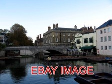 PHOTO  PUNTING ON THE RIVER