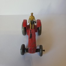 DINKY TRACTOR. nd123