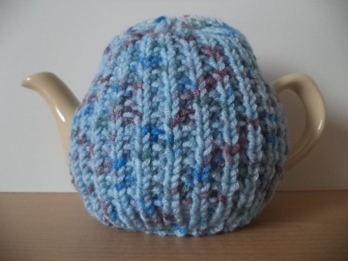 Tea cosy hand knitted - tea,