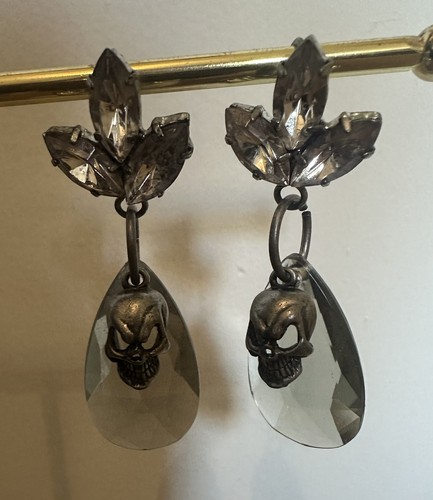 Mawi leaf skull earrings - leaf,