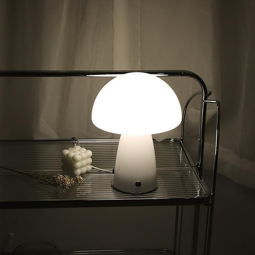 White small mushroom table - small,