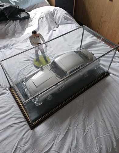Eaglemoss james bond aston - bond,