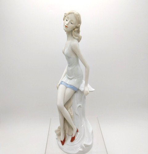 Large wallendorf style figure - large,