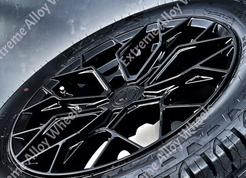 Black venom alloy wheels - 18",