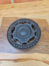 VINTAGE THE COALBROOKDALE COMPANY EST. 1709 DESIGN CAST IRON TRIVET / POT STAND 