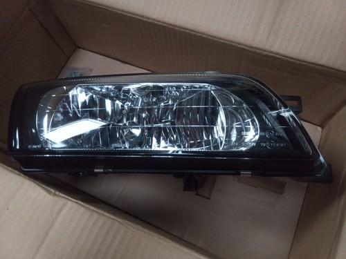 Nissan almera n15 headlight - almera,