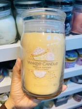 Yankee Candle Vanilla Cupcake Scented Candle Signature Jar 567g