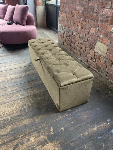 Chesterfield window bay seat - chesterfield,