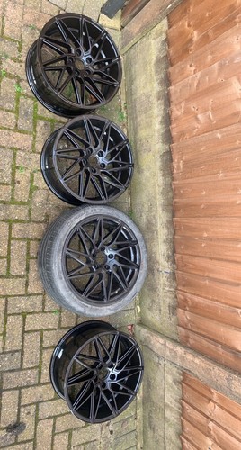 Metallic black alloys - alloys, with