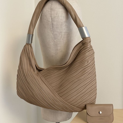 Lupo leather pleats - leather, shoulder