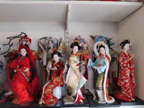 Japanese geisha dolls 19 - geisha, x