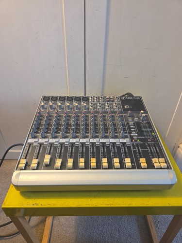 Mackie 1402 vlz3 14 - ^,