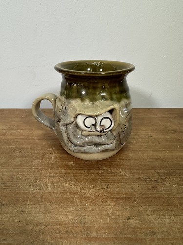 Vintage pretty ugly pottery - ugly,