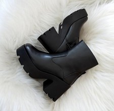 Women’s Black Chunky Heel