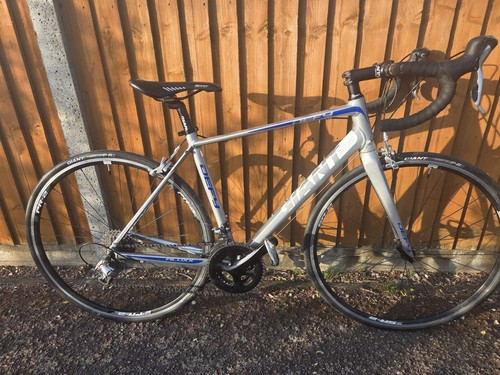 Giant defy aluxx road bike - road,