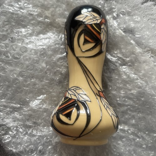 Moorcroft waggle dance - moorcroft,
