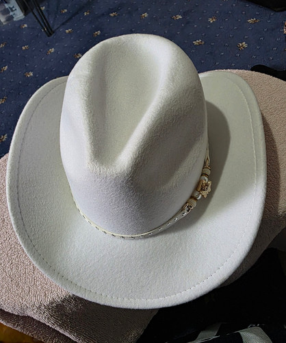 Unisex adults white wool - wool, felt