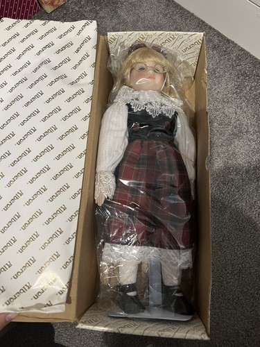 Alberon collector dolls - collector's,