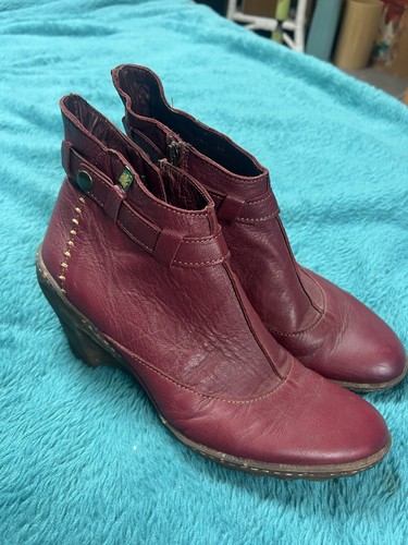 Leather naturalista - el,