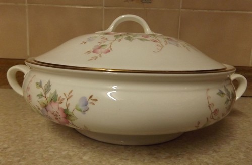 Pall mall ware tureen - pall,