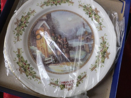 Aynsley 1983 christmas plate - aynsley,