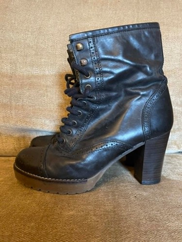 Black leather victorian style - leather,