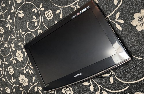 Samsung 32 inch - 32,