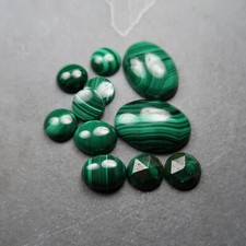 Malachite cabochons for