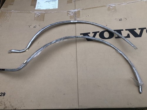 Ford anglia chrome wheel - ?,