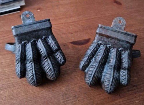 Pair antique vintage - of, cast