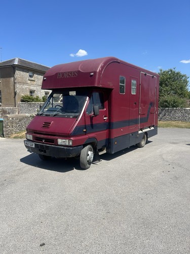 Renault horse lorry - horse,