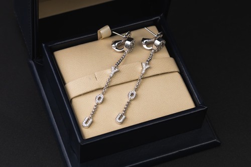 18ct white gold - white, diamond