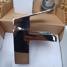 Victoria Plumb Square Profile