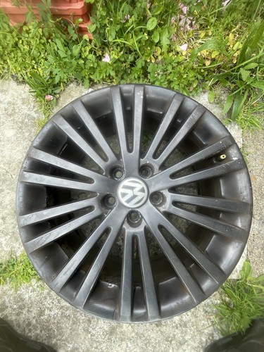 R32 volkswagen golf alloys - volkswagen,