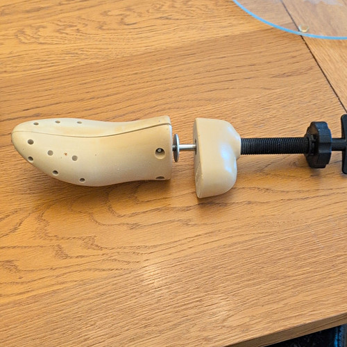 Adjustable plastic shoe - adjustable,