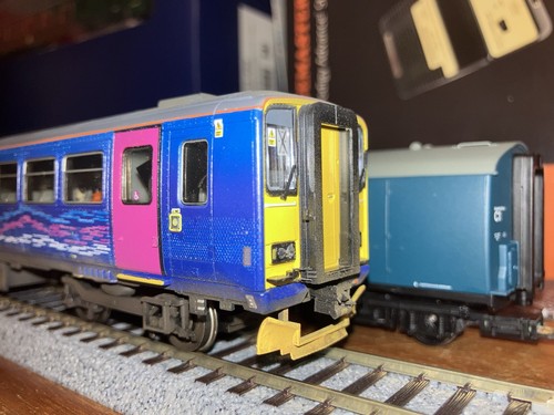 Hornby class 153 - hornby,