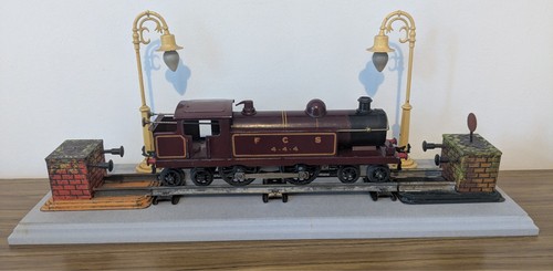 Gauge wooden display plinth - wooden,