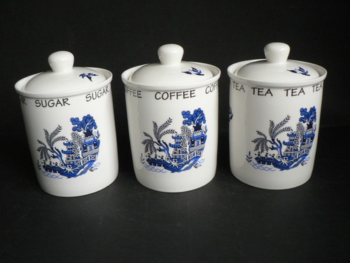 Blue willow pattern tea - , sugar