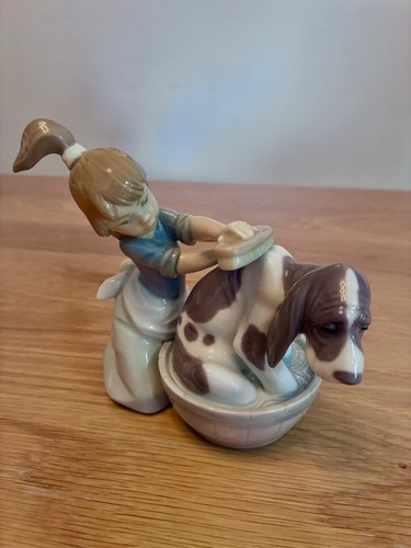 Retired vintage lladro bashful - retired,