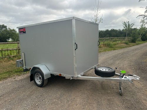 Brand new 6x4x5 box - new,
