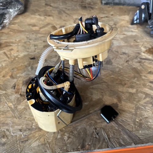 Audi tank fuel - in, pump
