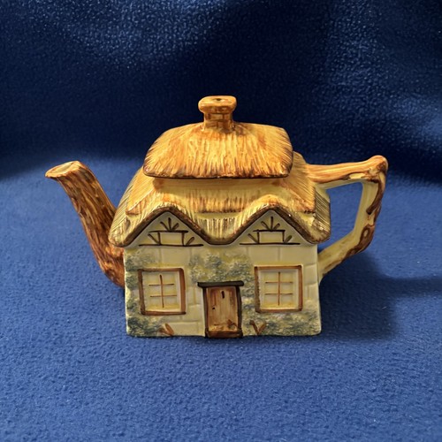 Vintage keele street - keele, pottery