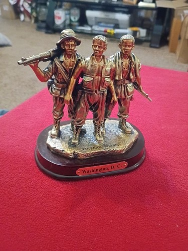 Vietnam soldiers figurine - vietnam,