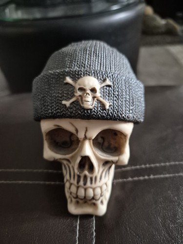 Gothic resin skull ornament - resin,