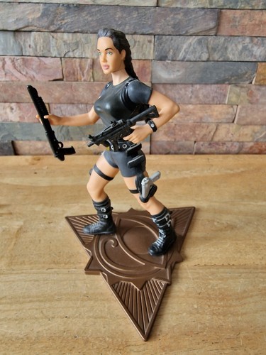 Tomb raider lara croft - tomb,