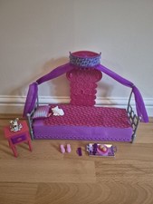 Retro Barbie Glam Bedroom