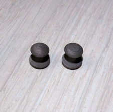 Set round rivets for chin