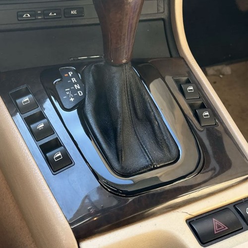 Rhd black interior center - center, gear