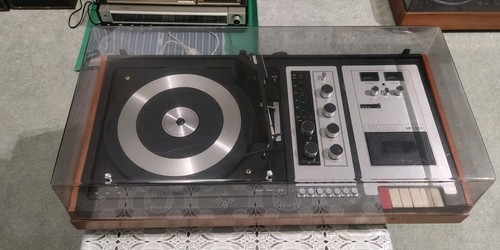 Turntable cassette deck stereo