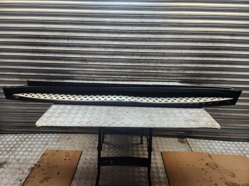 Mercedes side step left - mercedes,